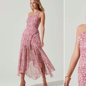 NWT ASTR Malvina One Shoulder Dress Size M